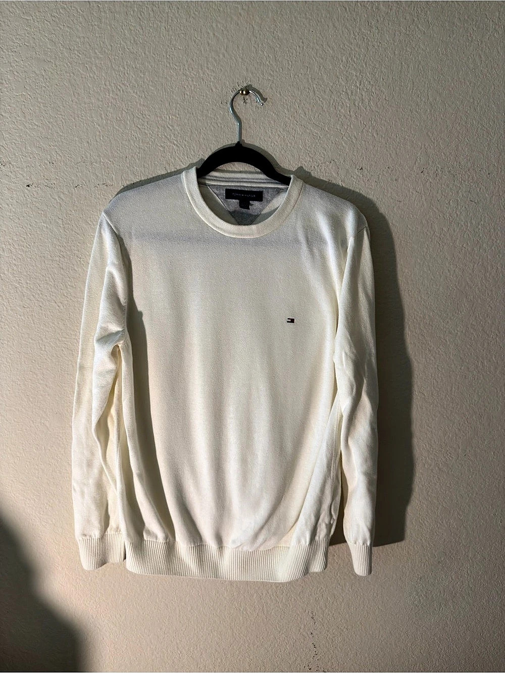 Tommy Hilfiger Crewneck Sweater in Cream Size Medium